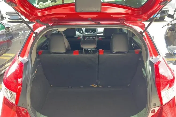 2015 Toyota Yaris L 1.5L 107HP L4 4AT,autocango,china used car exporter,china ev exporter,chinese used car exporter,chinese used ev exporter