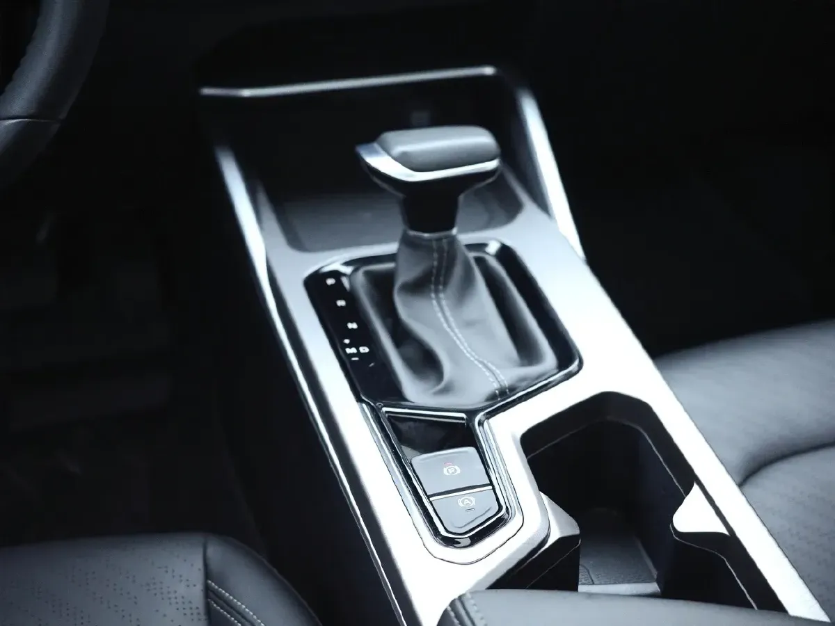 2022 Geely Emgrand 1.5L 114HP L4 CVT,autocango,china used car exporter,china ev exporter,chinese used car exporter,chinese used ev exporter