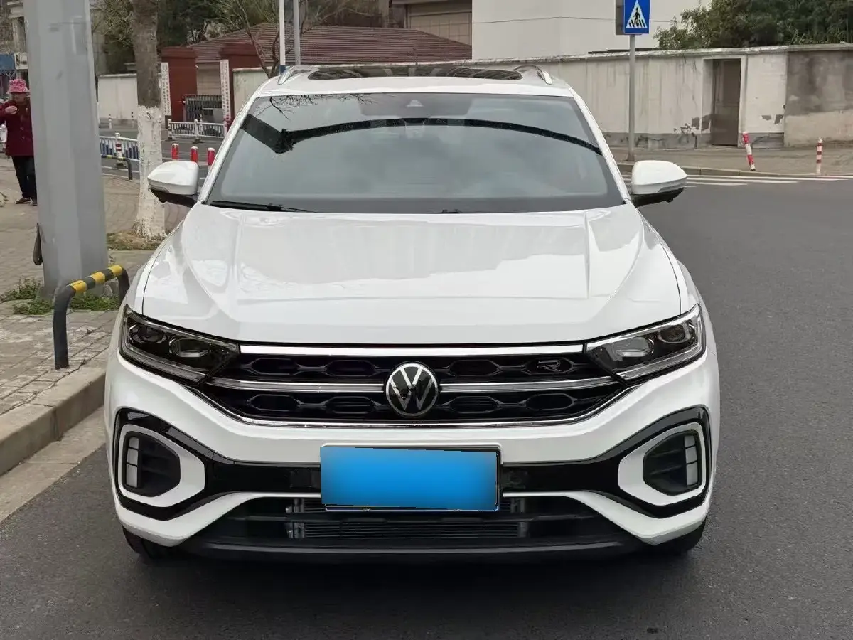 2024 Volkswagen T-Roc 1.5T 160HP L4 7DCT
