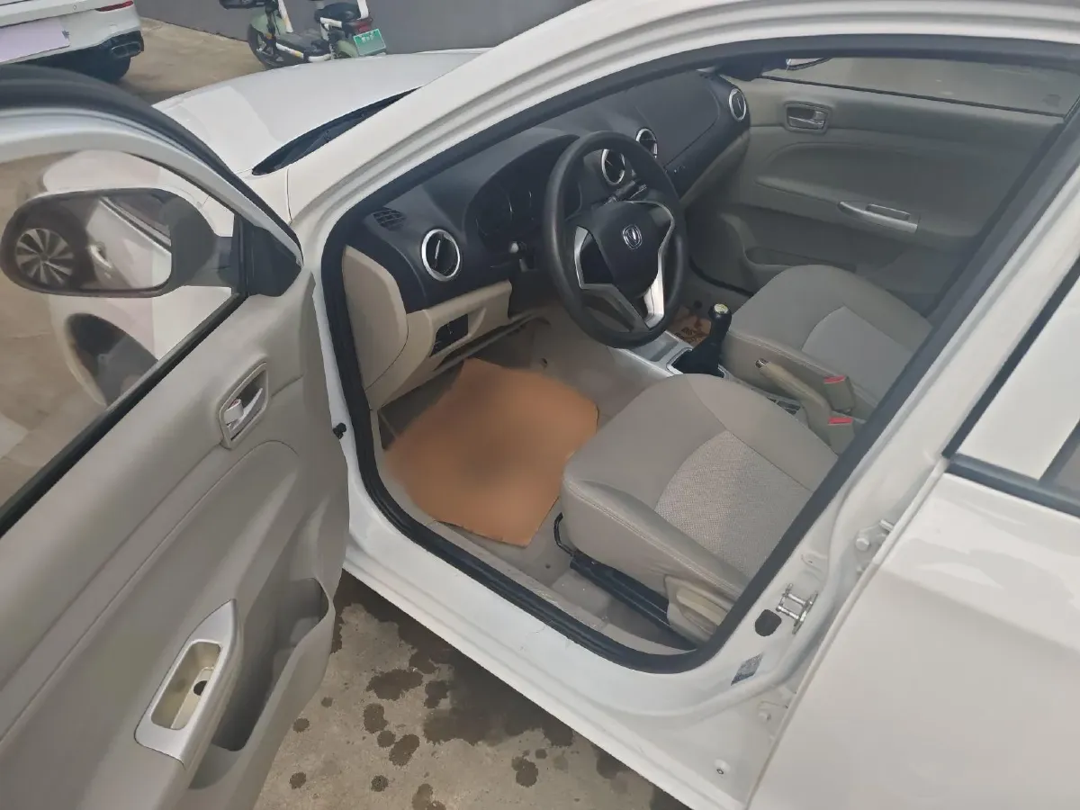 2015 ChangAn Alsvin V3 1.4L 101HP L4 5MT,autocango,china used car exporter,china ev exporter,chinese used car exporter,chinese used ev exporter