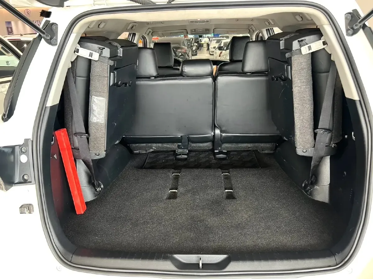 2015 Toyota Fortuner 2.7L 159HP L4 4AT,autocango,china used car exporter,china ev exporter,chinese used car exporter,chinese used ev exporter