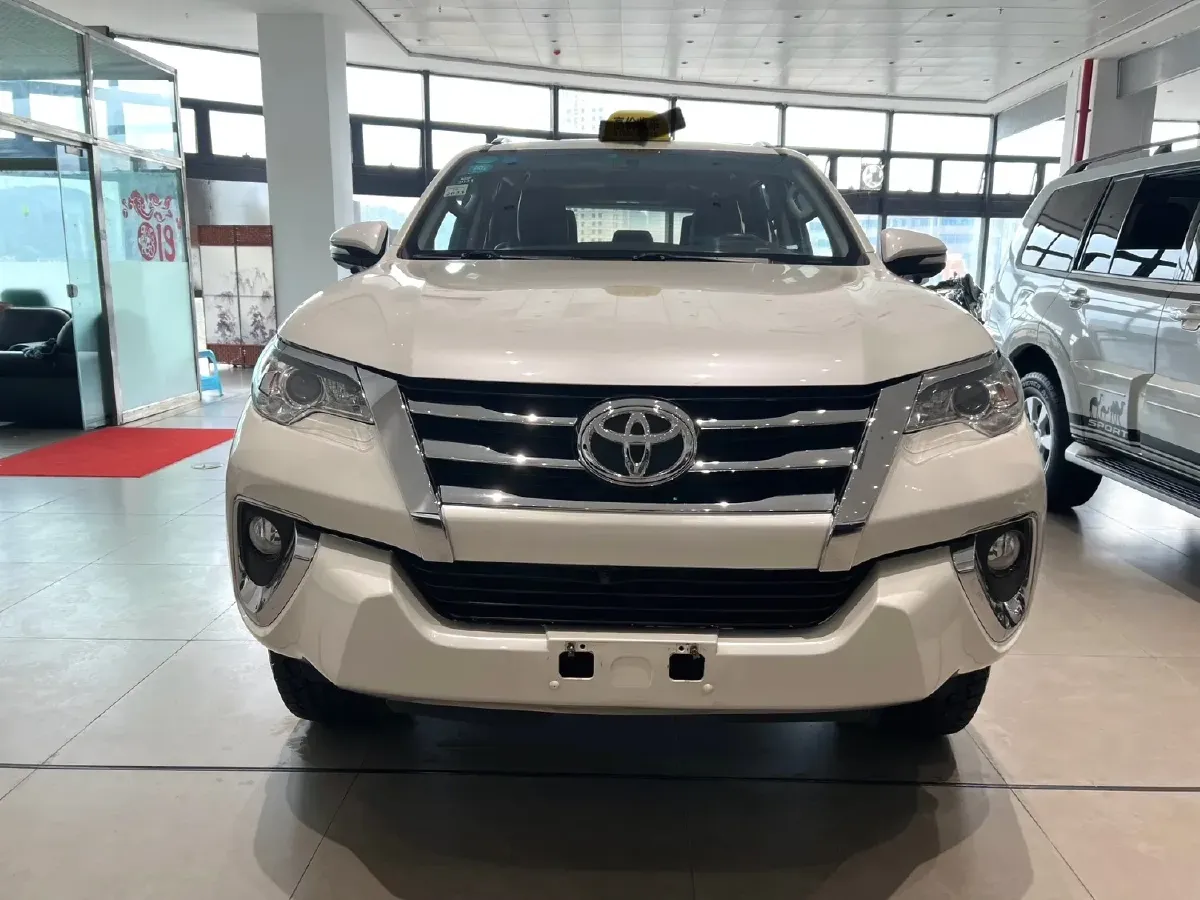 2015 Toyota Fortuner 2.7L 159HP L4 4AT,autocango,china used car exporter,china ev exporter,chinese used car exporter,chinese used ev exporter