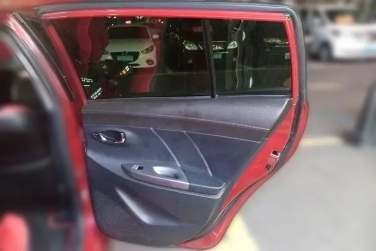 2015 Toyota Yaris L 1.5L 107HP L4 4AT,autocango,china used car exporter,china ev exporter,chinese used car exporter,chinese used ev exporter
