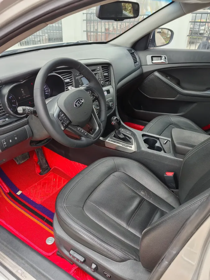 2011 Kia K5 2.0L 165HP L4 6AT,autocango,china used car exporter,china ev exporter,chinese used car exporter,chinese used ev exporter