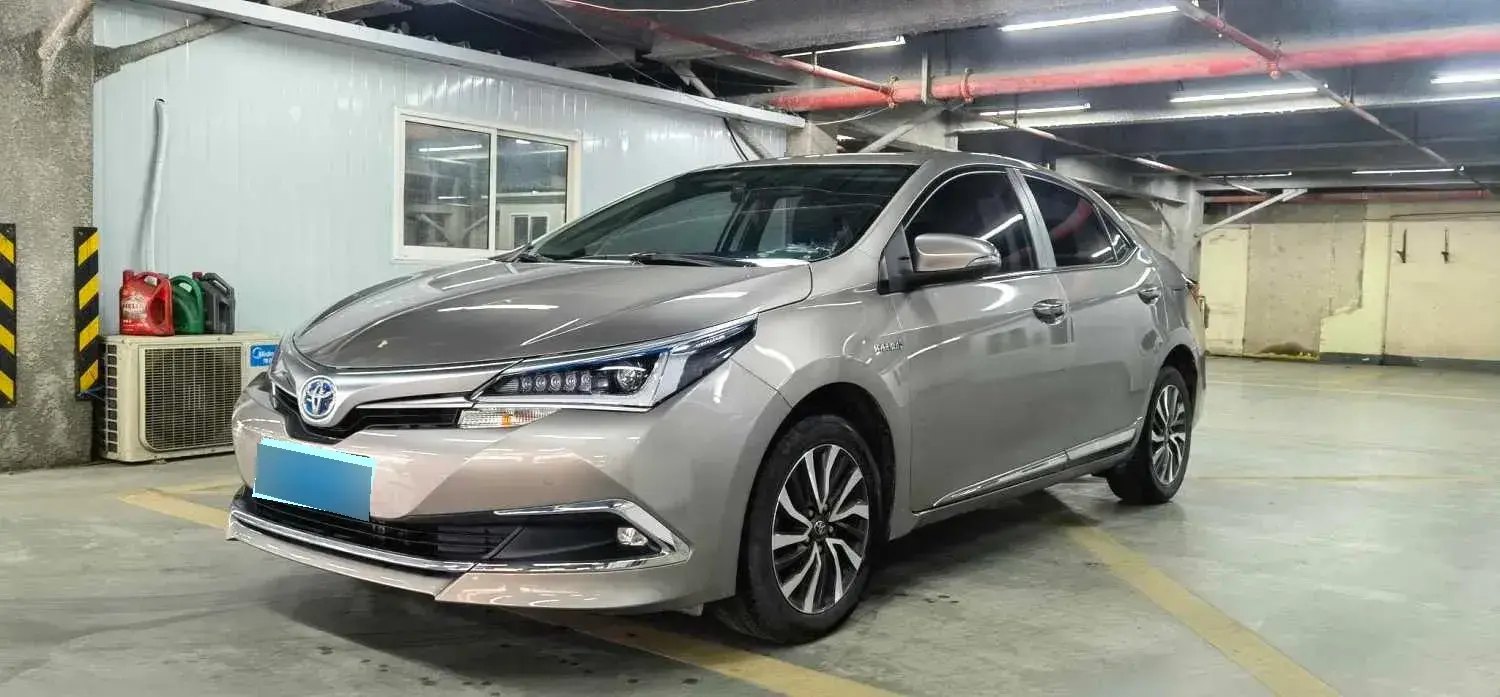 2017 Toyota Corolla 1.8L 99HP L4 E-CVT Hybrid