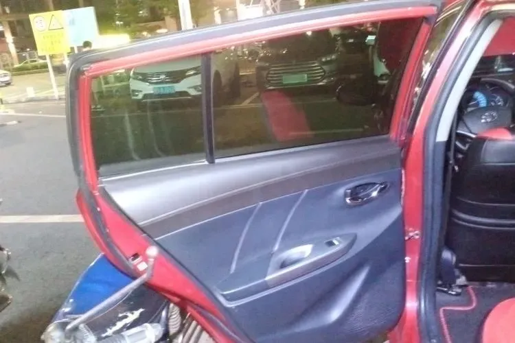 2015 Toyota Yaris L 1.5L 107HP L4 4AT,autocango,china used car exporter,china ev exporter,chinese used car exporter,chinese used ev exporter